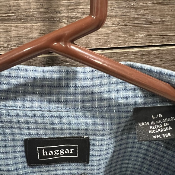 Men’s Short Sleeve Button Down Shirt - Picture 4 of 4